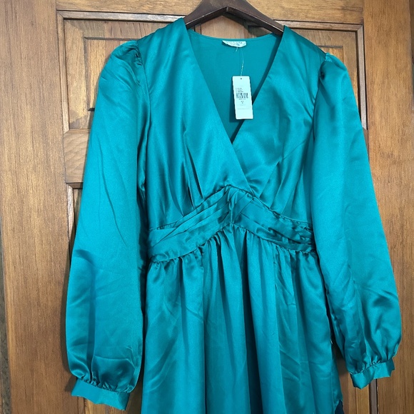 NEW Anthropologie Nikasha Emerald Applique Satin Dress size S - Picture 5 of 13